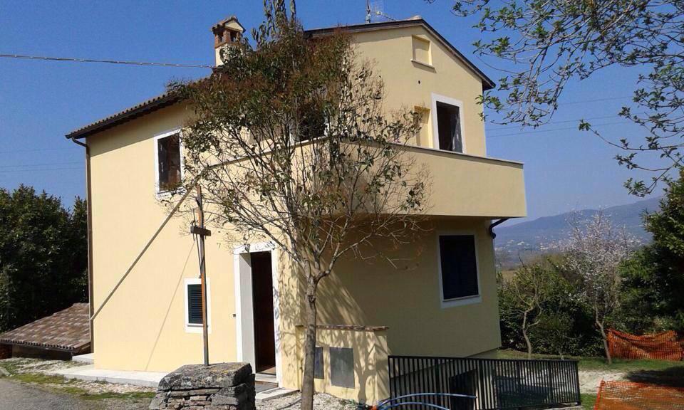 Casa Indipendente a Massa Martana