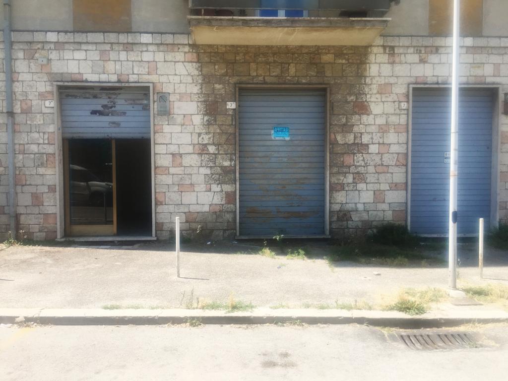Locale Commerciale a Terni
