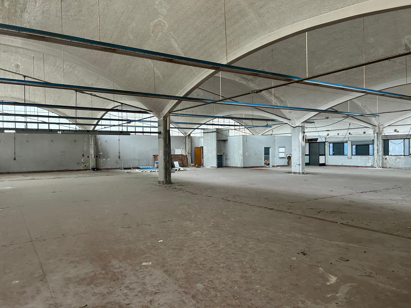 Commercial warehouse in Magione