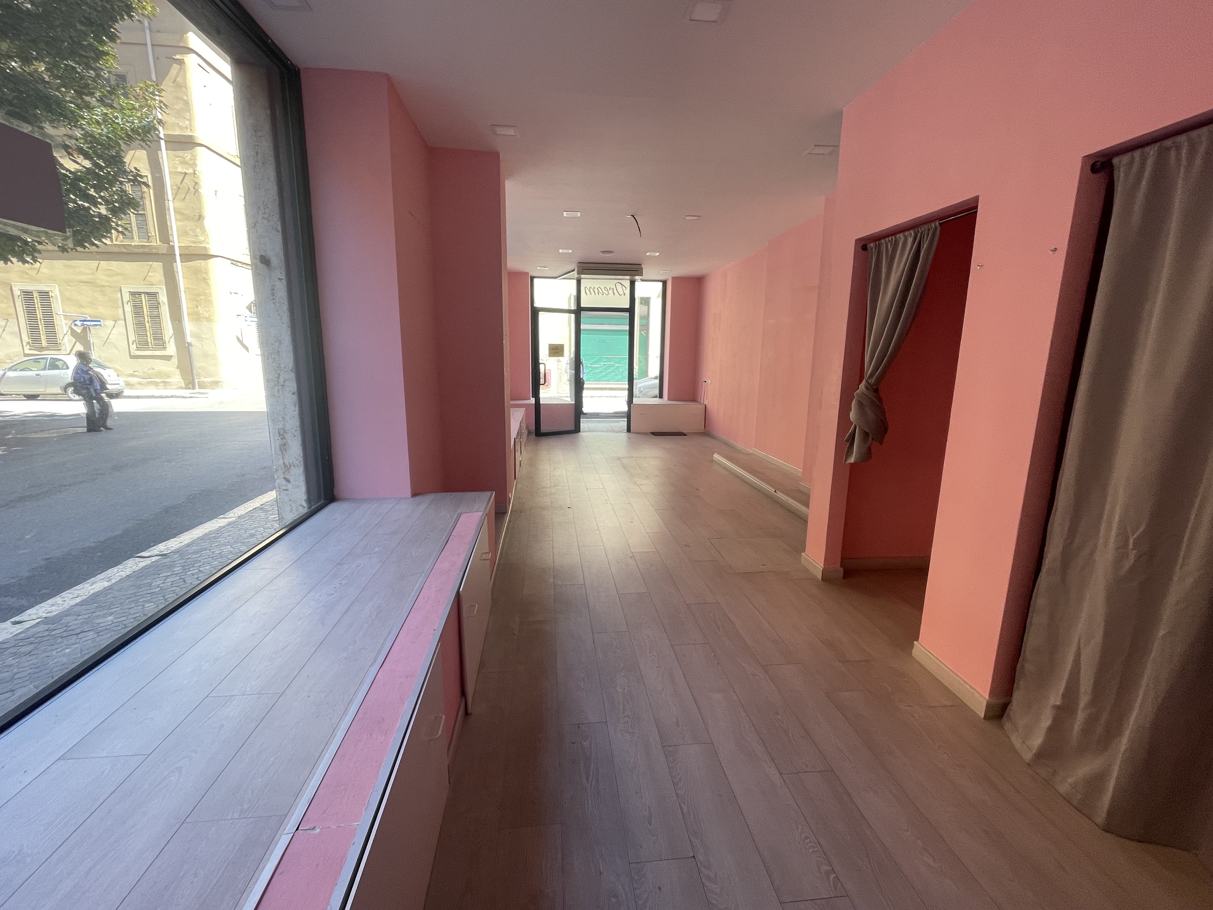 Locale Commerciale a Terni